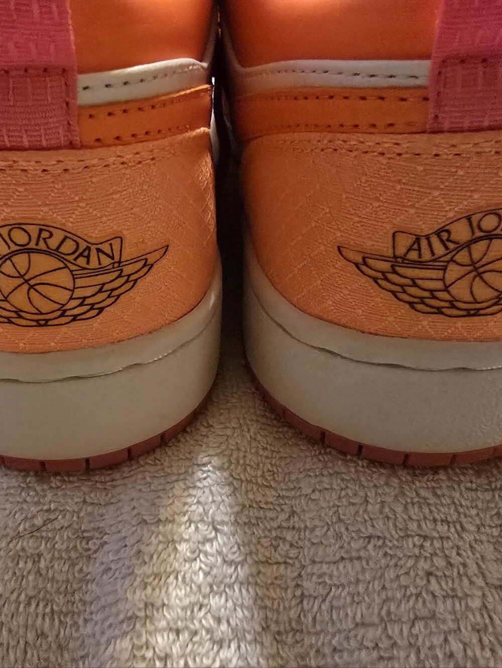 Air Jordan 1 Low Utility Crimson Pulse GS 5.5Y / W 7 - Picture 8 of 16